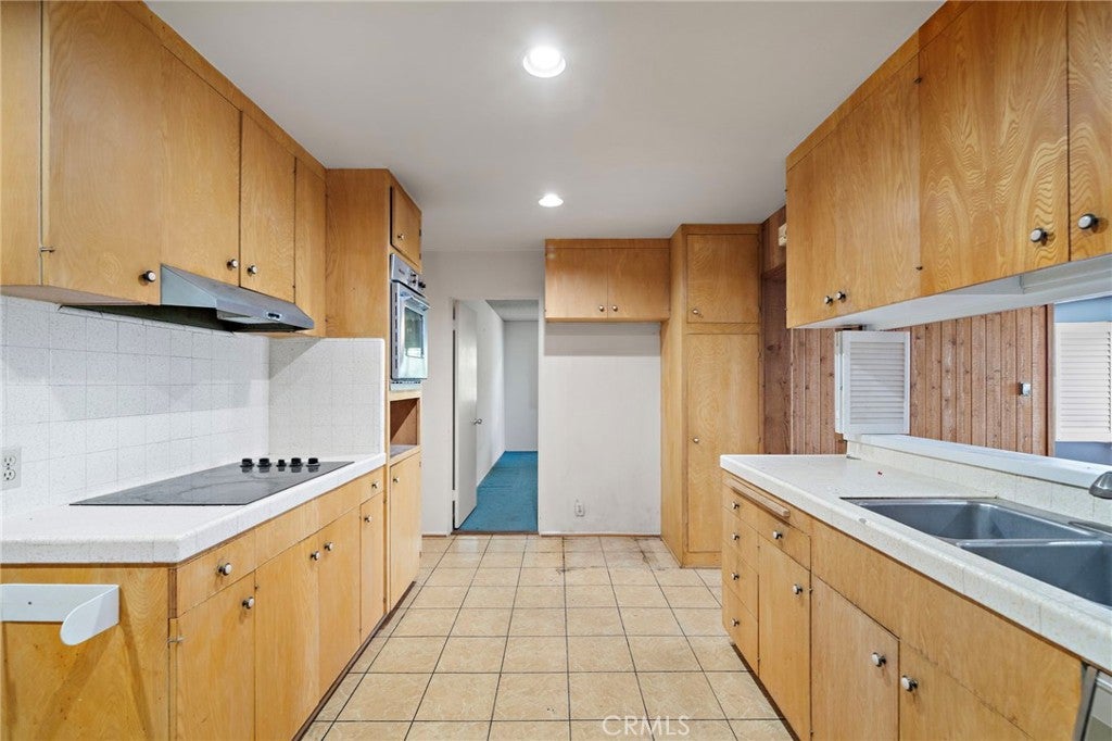 459 Hilledge Drive, Laguna Beach CA 92651 - Photo 14