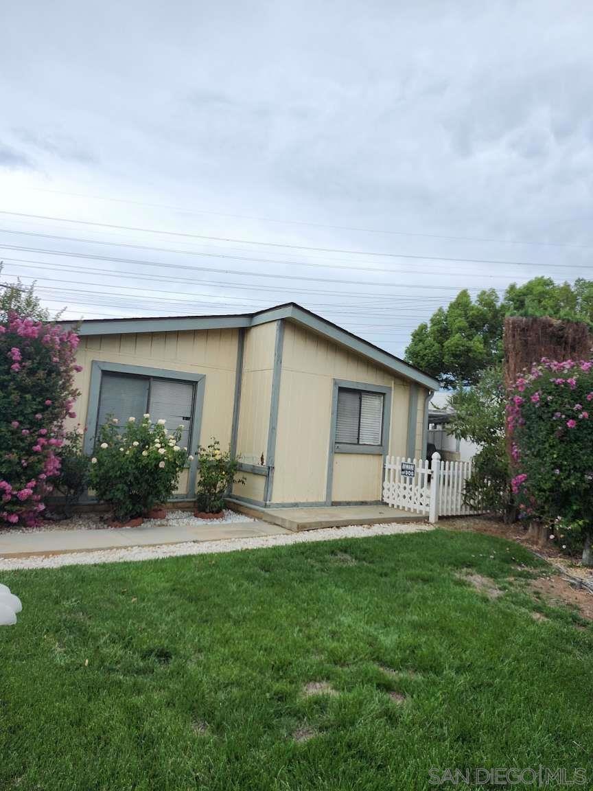 10961 Desert Lawn Dr SPC 26