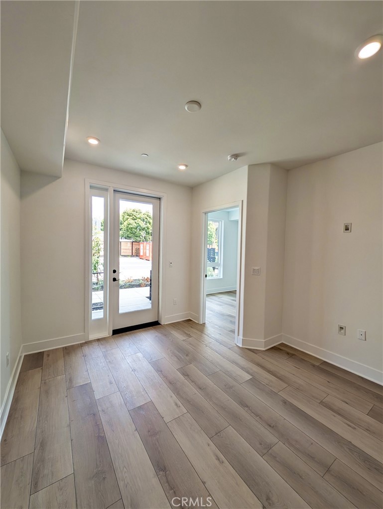 402 W Grand Avenue 106
