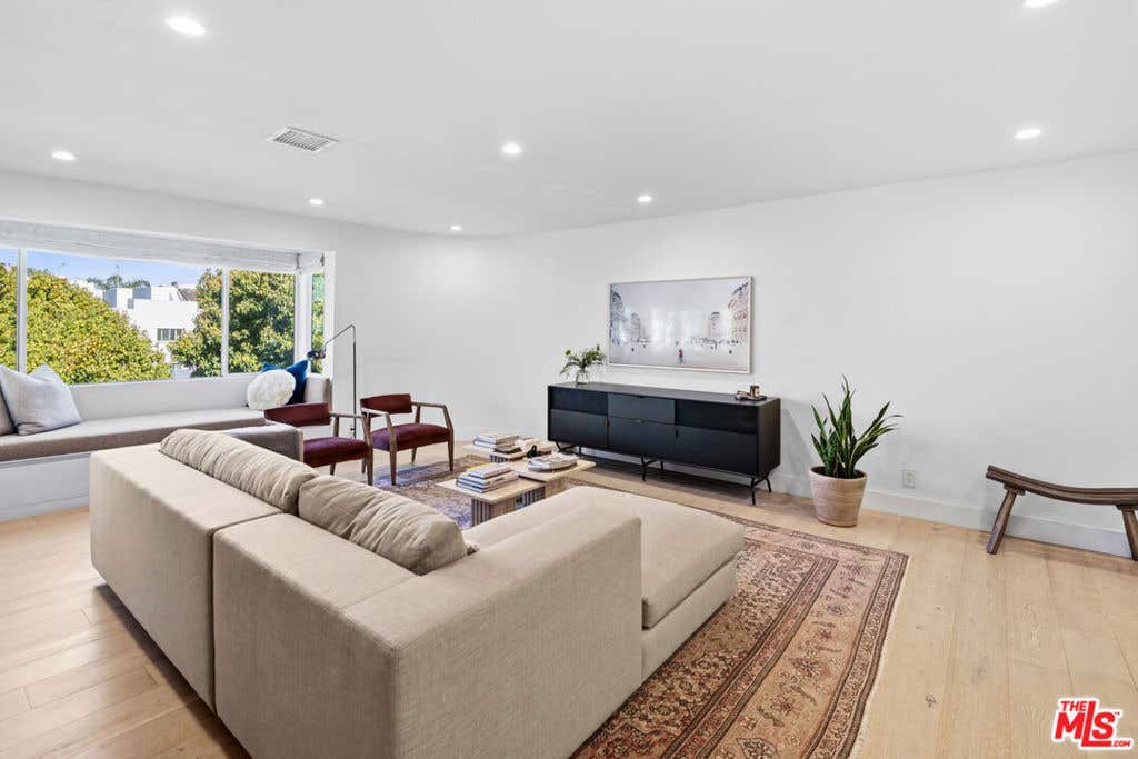 Photo of 930 California Avenue #301, Santa Monica, CA 90403 (MLS # 26839617)