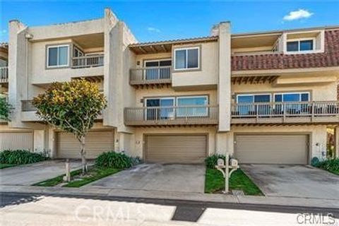 Photo of 15 Hilltop Cir, Rancho Palos Verdes, CA 90275 (MLS # TR26118962)