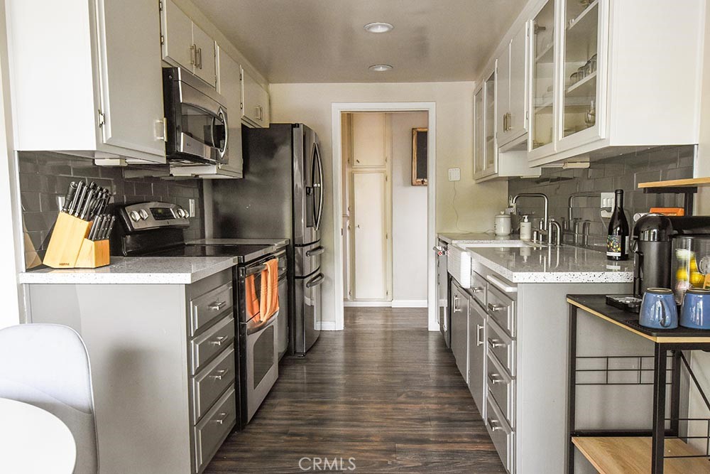 188 Temple Ave 201