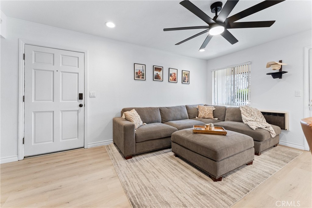 660 S Glassell Street 14