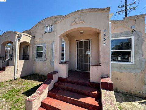 Photo of 1602 87th Avenue AVE, Oakland, CA 94621 (MLS # 41134999)