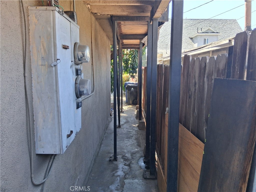1321 E Adams