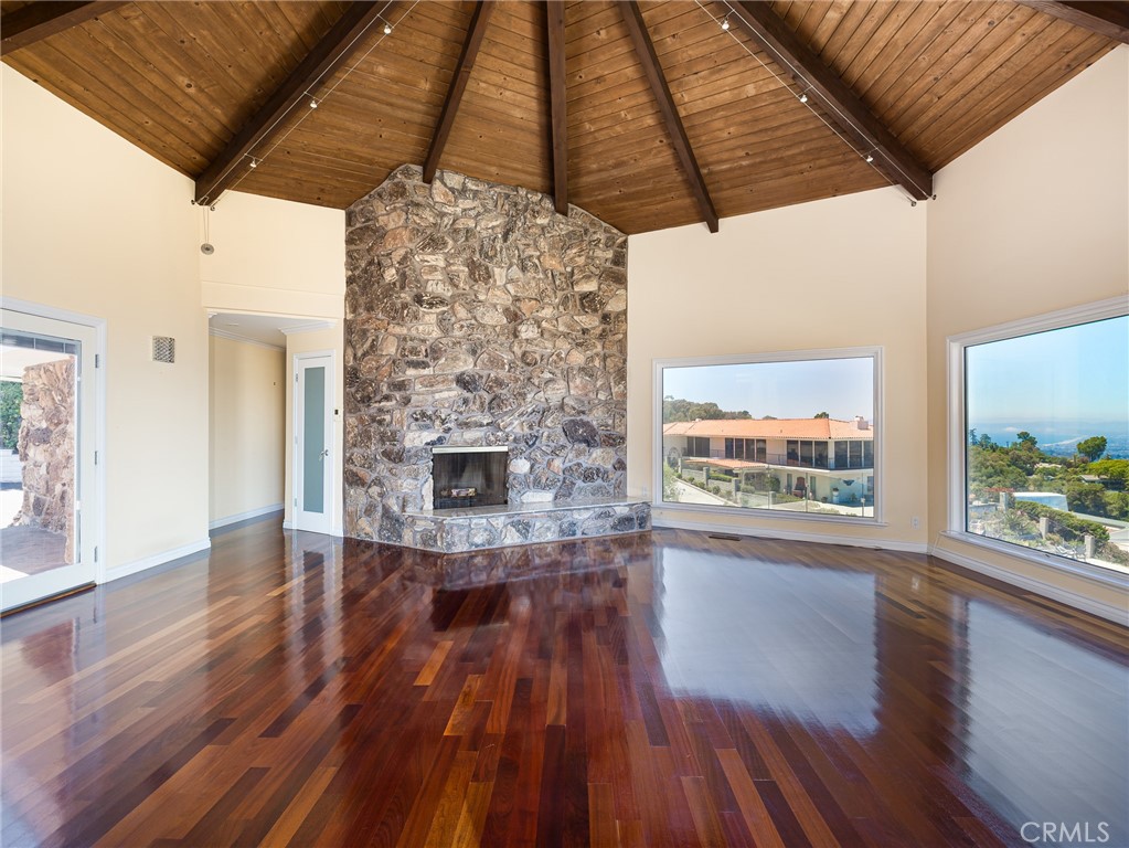 3311 Crownview Drive