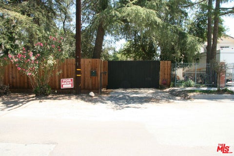Photo of 9814 Baden Avenue, Chatsworth, CA 91311 (MLS # 26988481)