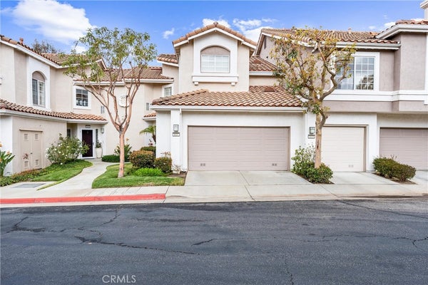 1037 S DAYBREAK CT, ANAHEIM, CA 92808 - Image e72fe0d13e0f3ad650af352e6563fc9a/2380082950
