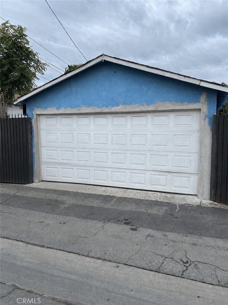 6121 E Olympic