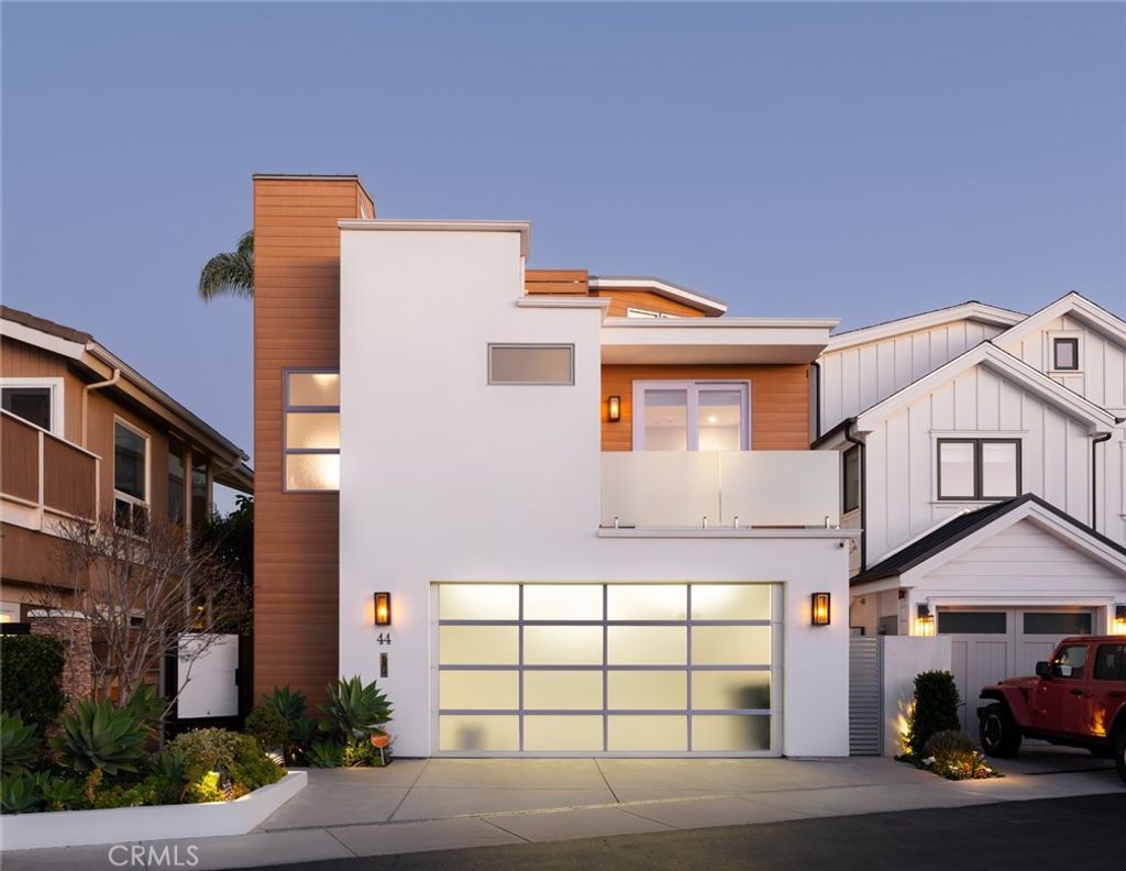 Photo of 44 Balboa, Newport Beach, CA 92663 (MLS # OC26017040)