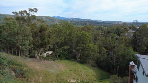 Photo of 2171 Lemon Heights Dr, North Tustin, CA 92705 (MLS # OC26013866)