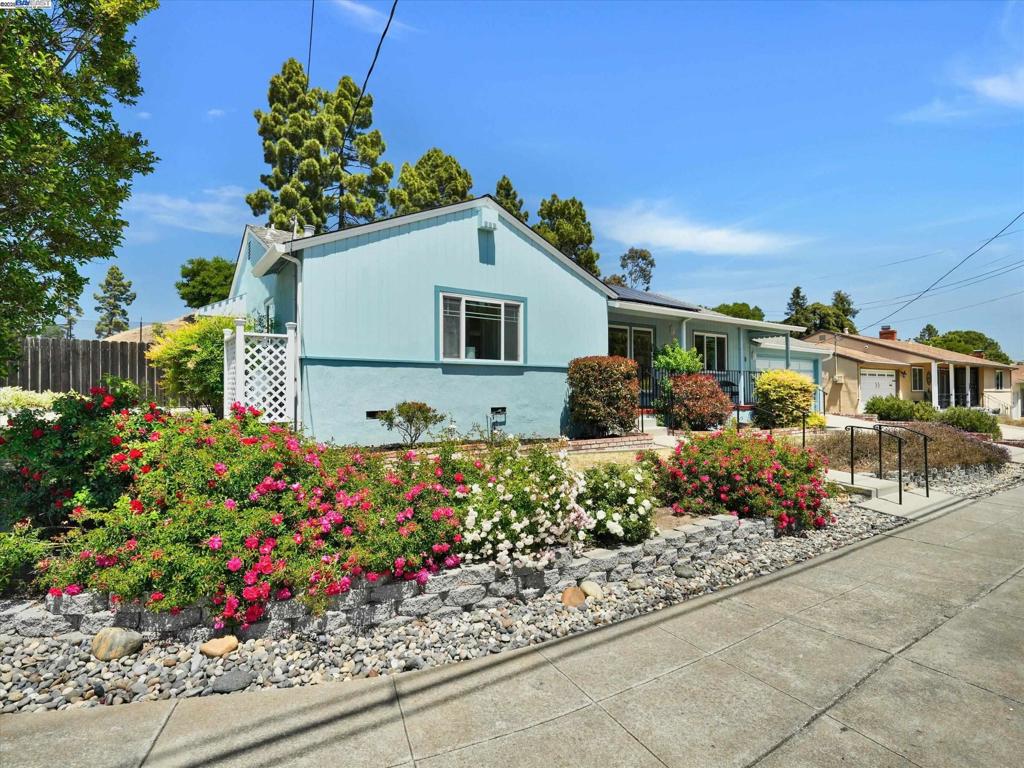 Properties 1 1706 Grove Way