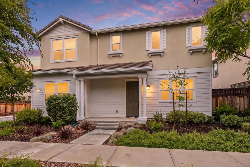 47520 Kinner Falls Cmn