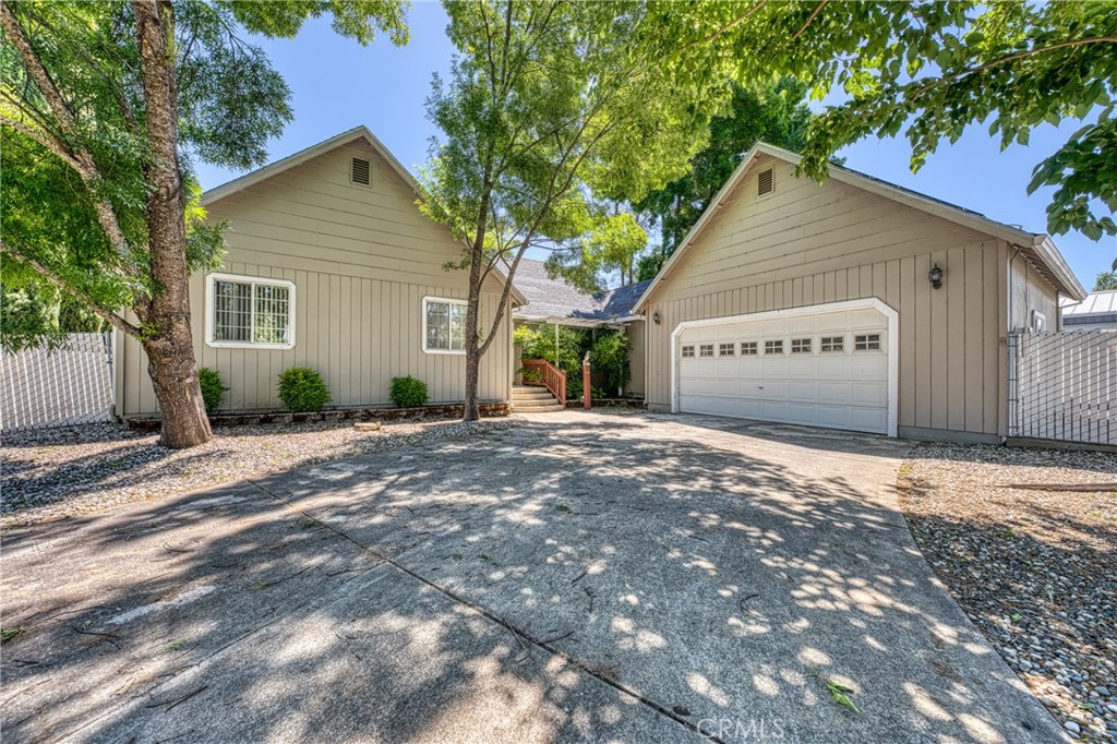 215 Silver Court