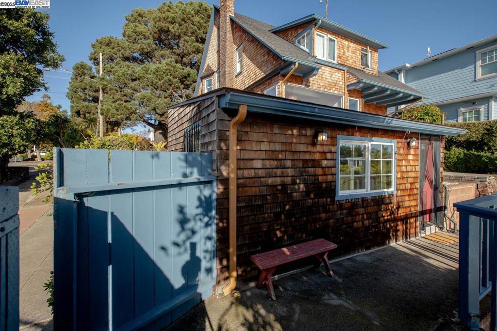 CENTRAL ALAMEDA - Residential Income