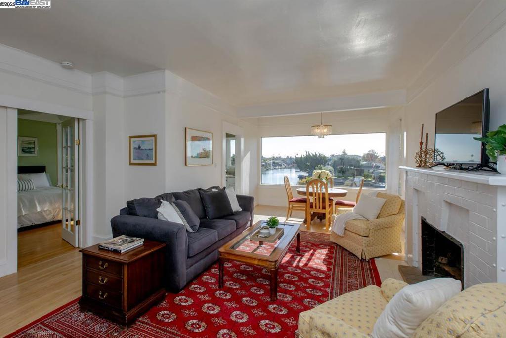 CENTRAL ALAMEDA - Residential Income