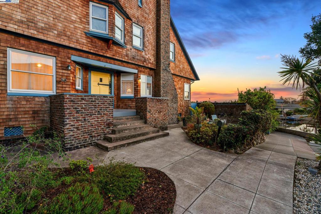 CENTRAL ALAMEDA - Residential Income