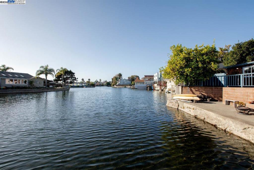 CENTRAL ALAMEDA - Residential Income