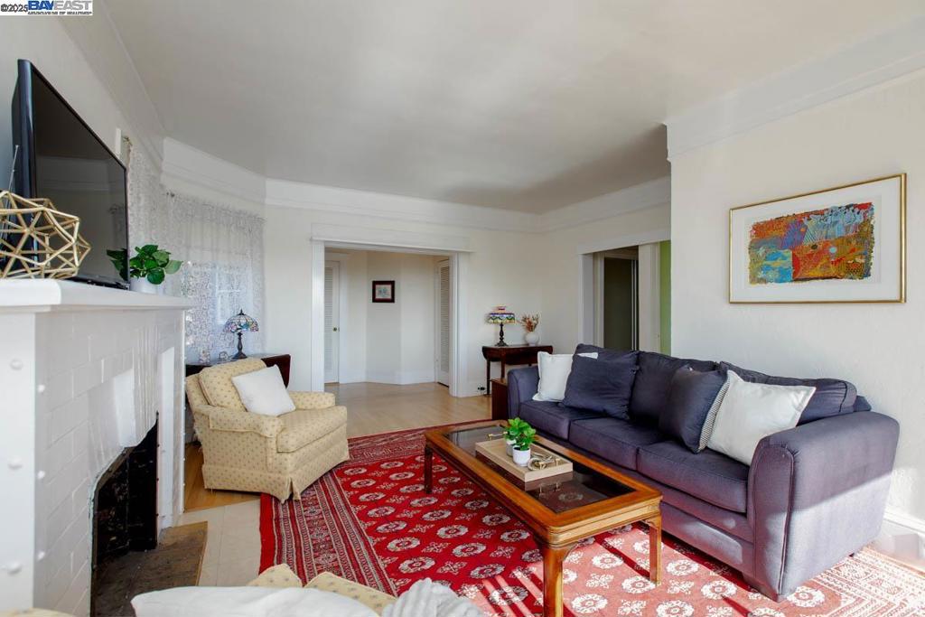 CENTRAL ALAMEDA - Residential Income