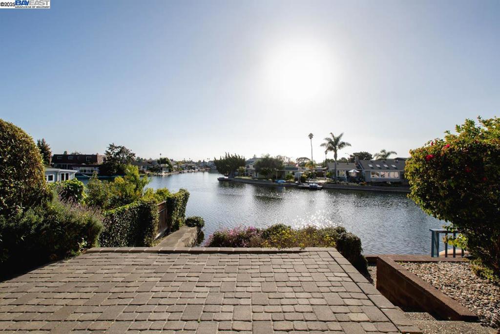 CENTRAL ALAMEDA - Residential Income