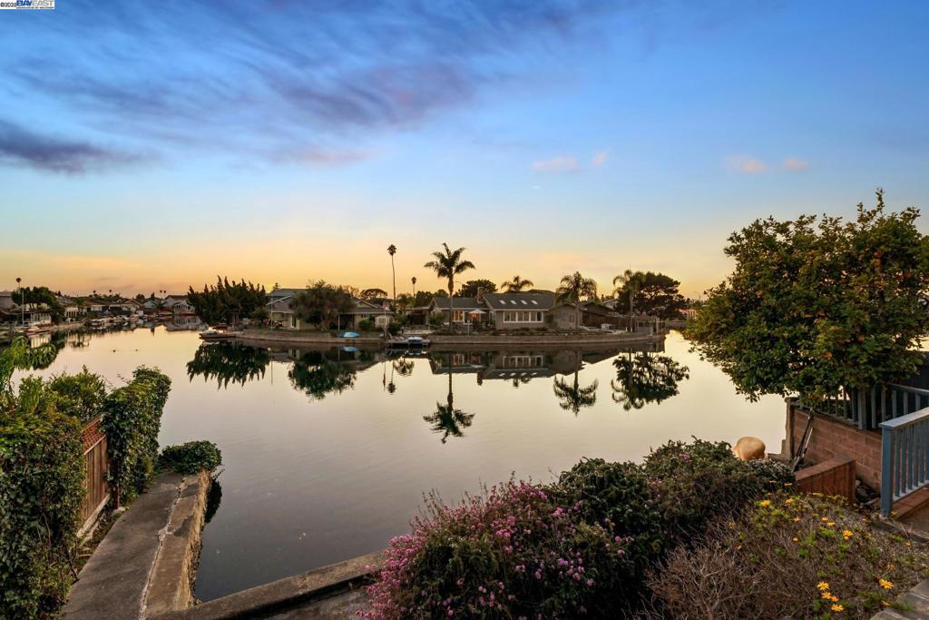 CENTRAL ALAMEDA - Residential Income