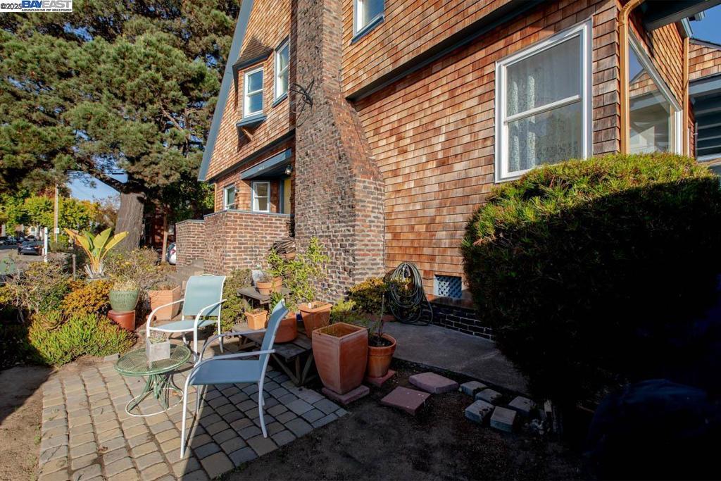 CENTRAL ALAMEDA - Residential Income