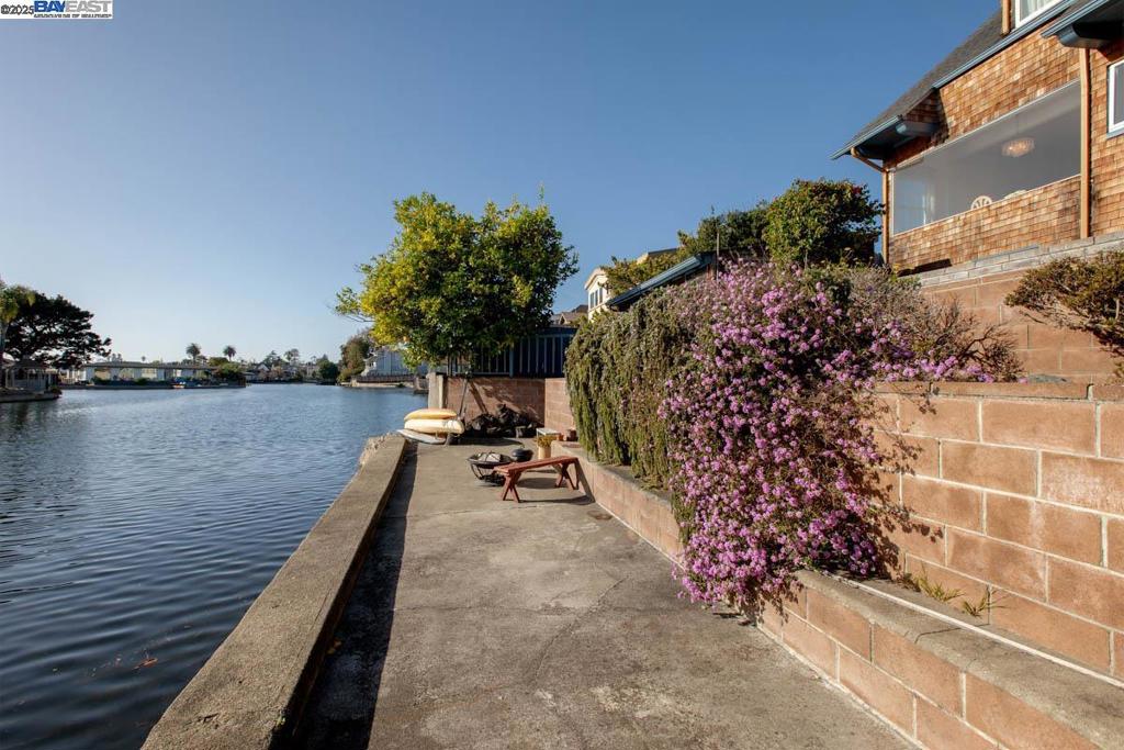 CENTRAL ALAMEDA - Residential Income