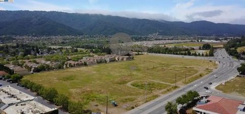 1400 1st Street Gilroy CA 95020