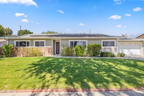 Photo of 4477 Hempstead Street, Simi Valley, CA 93063 (MLS # 226001405)