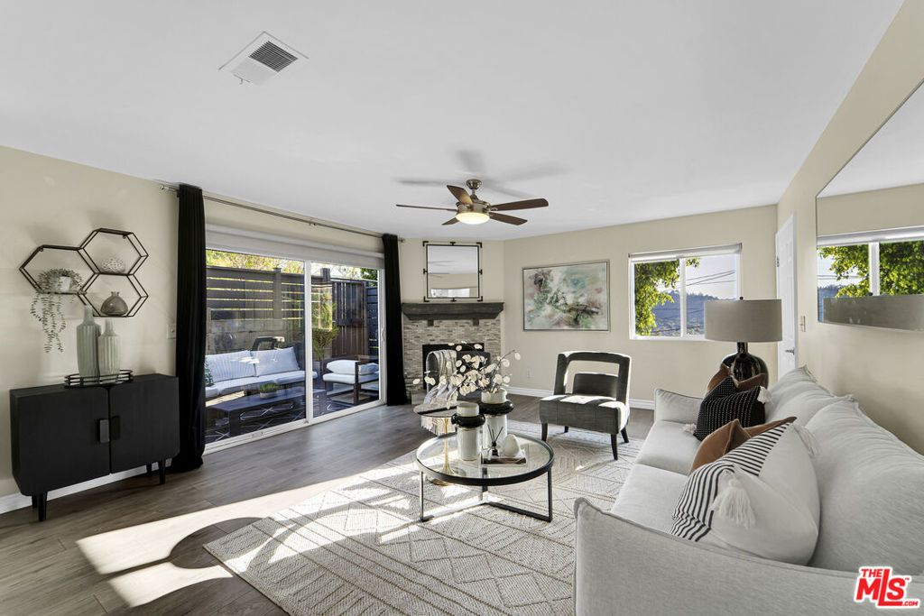 listing image 130721123344806356992