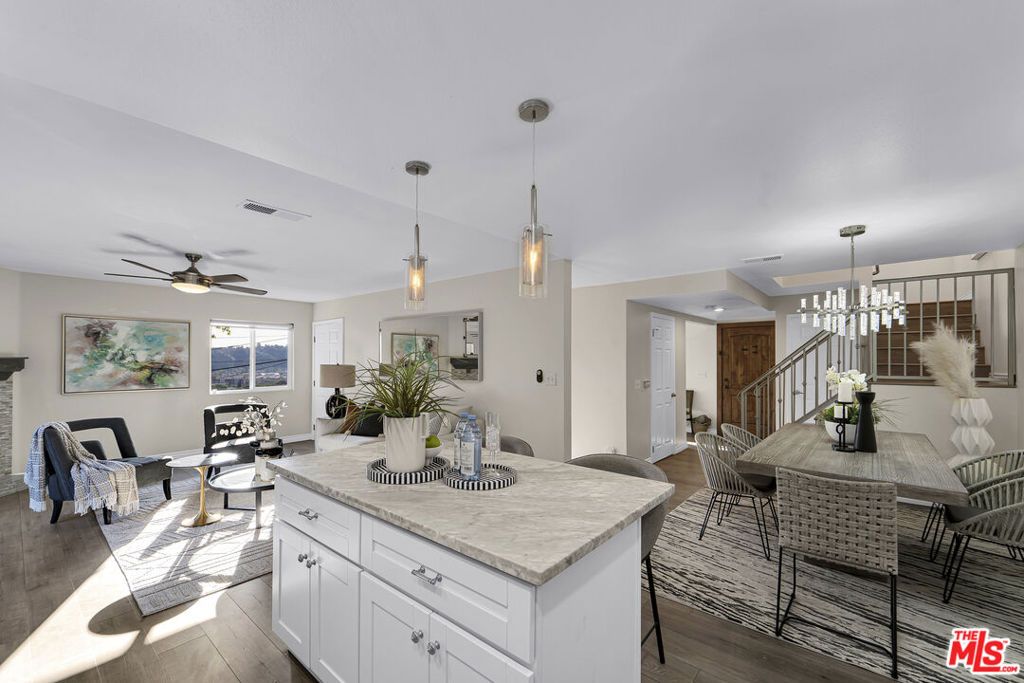 listing image 130729767330040090832