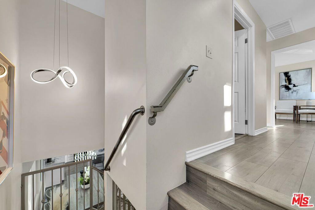 listing image 130729198000386170806