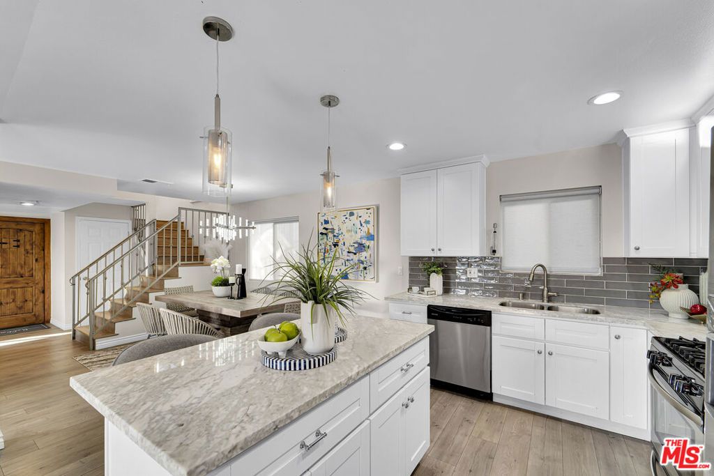 listing image 130721803332284471562