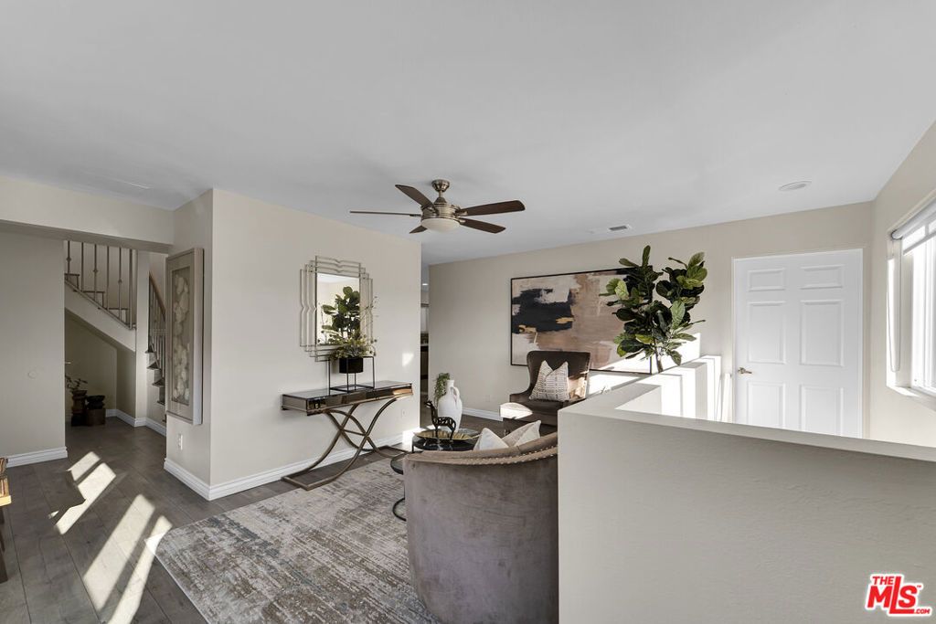 listing image 130720596829538631799