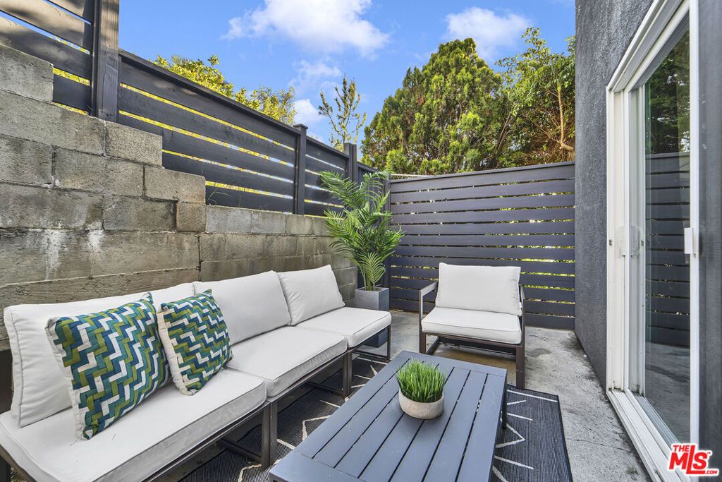 listing image 130729776163913794320