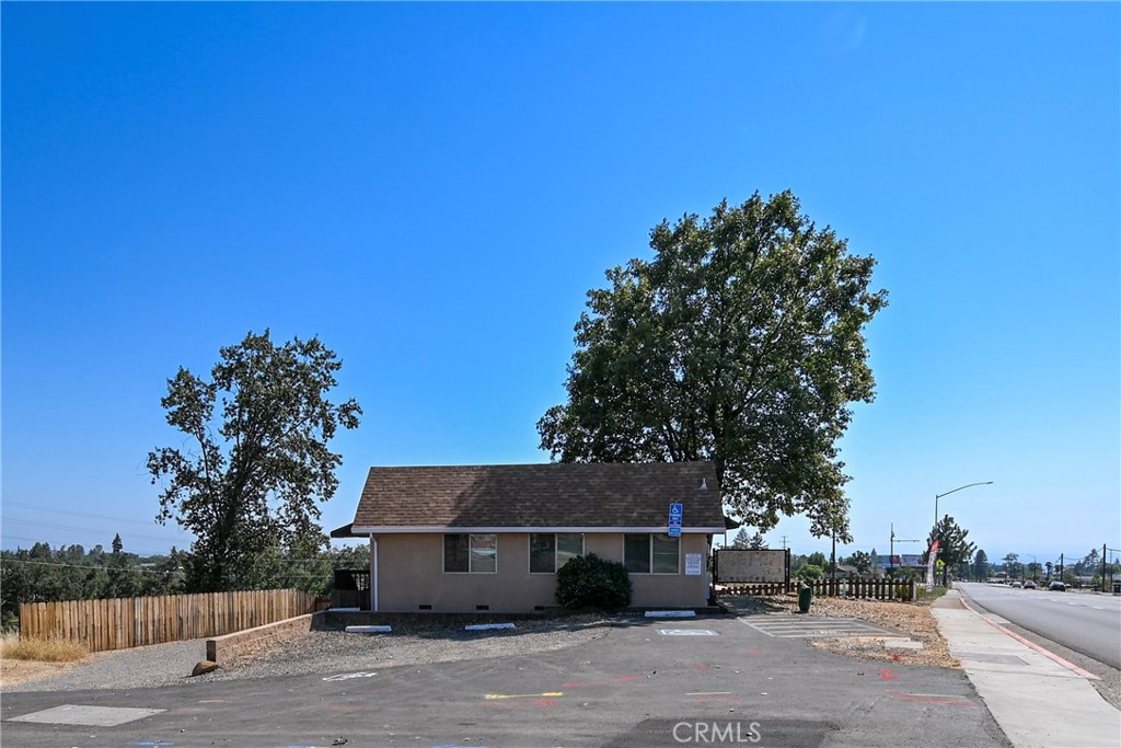 Great opportunity with Main street visibility County land use Commercial Service. Clean cute well maintained building . Start your business or expand your business to the great growing Townof Paradise. Be on the ground floor of growth of this town. As per seller...Built 1951. Remodeled and updated in 2011 with electric, plumbing. stucco, windows, doors, etc. Then In 2019 New roof & Septic was inspected.Then in 2023, New flooring and water Heater
was done. Real estate only.
Call today for more info and to schedule a showing.