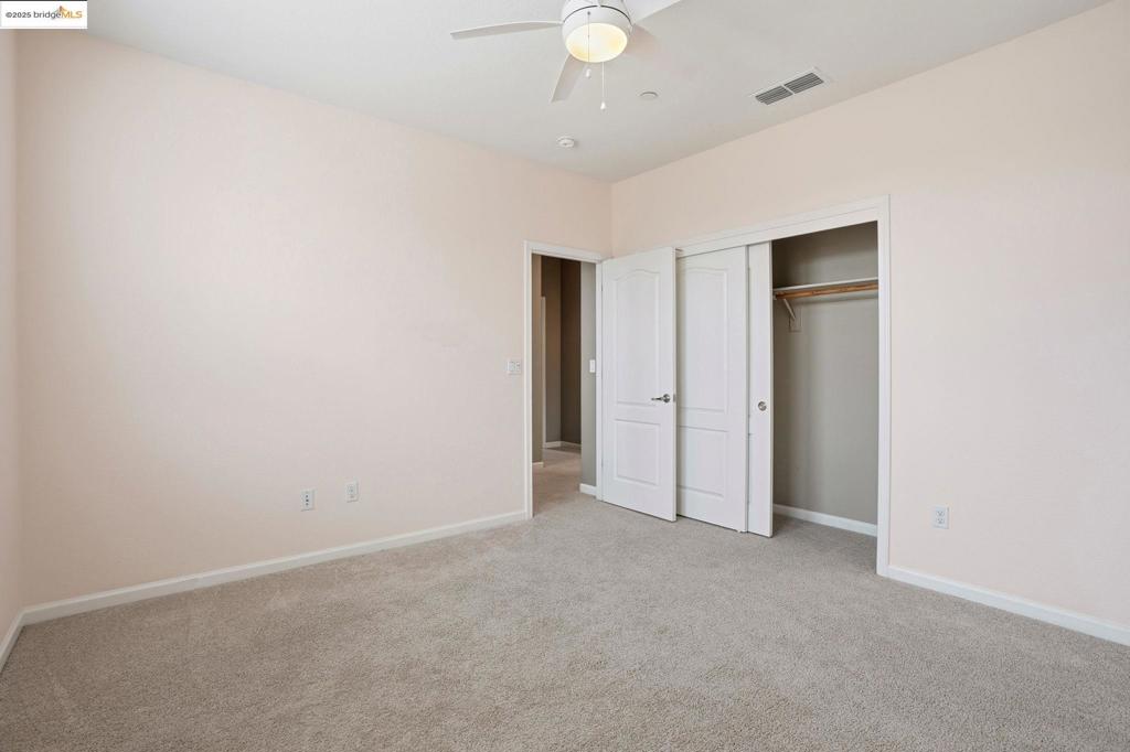 THE LAKES - Residential