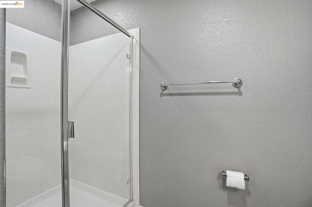 THE LAKES - Residential