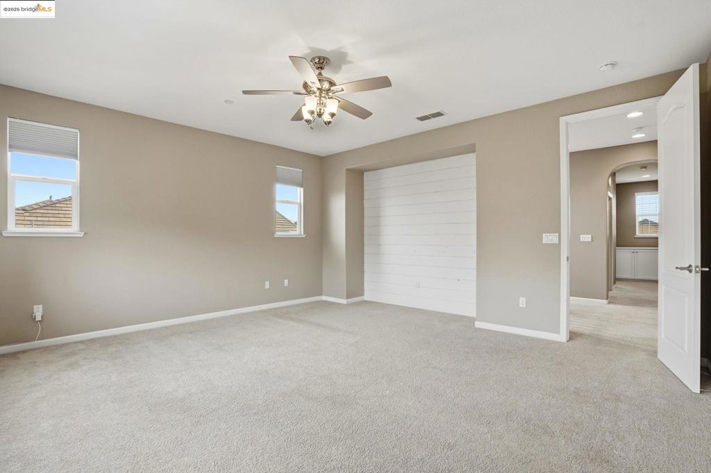 THE LAKES - Residential