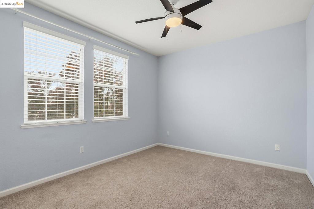 THE LAKES - Residential