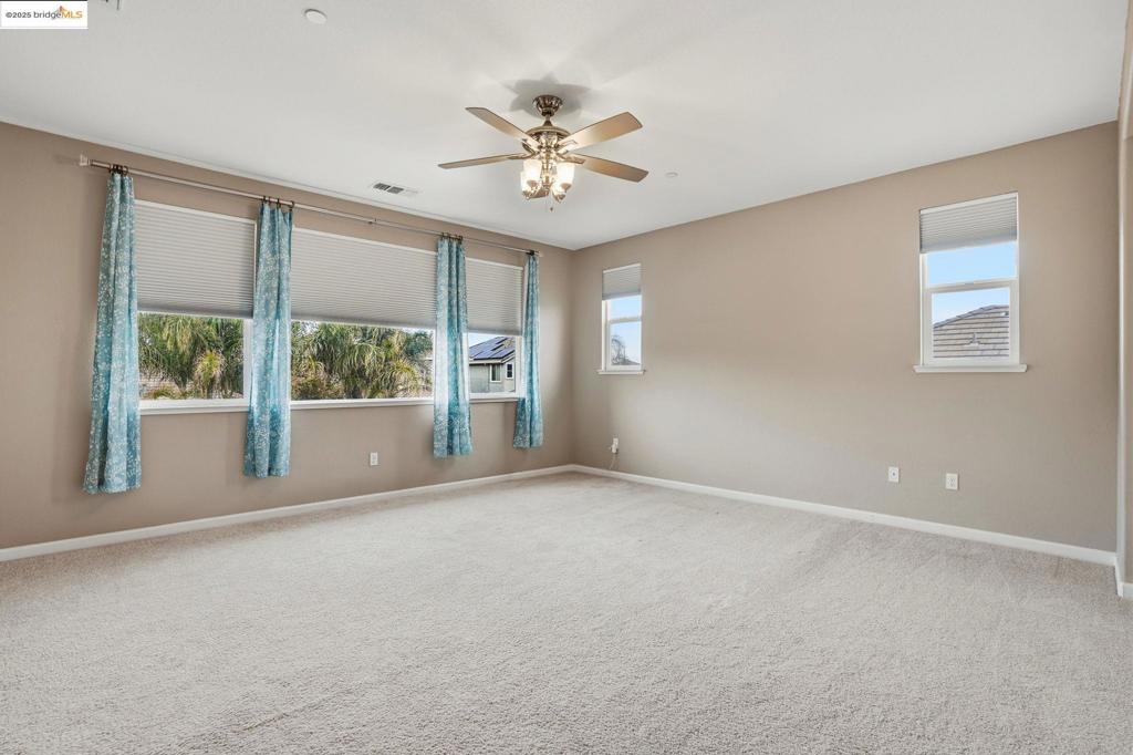 THE LAKES - Residential