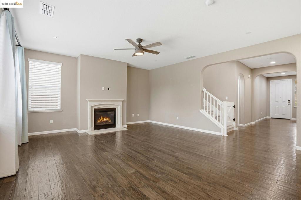 THE LAKES - Residential