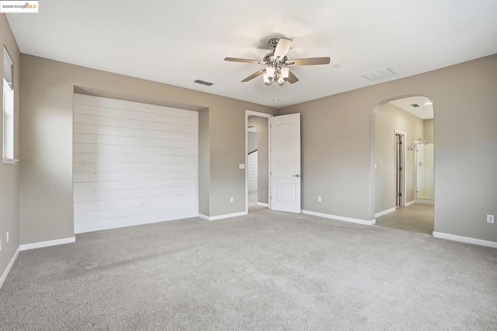 THE LAKES - Residential