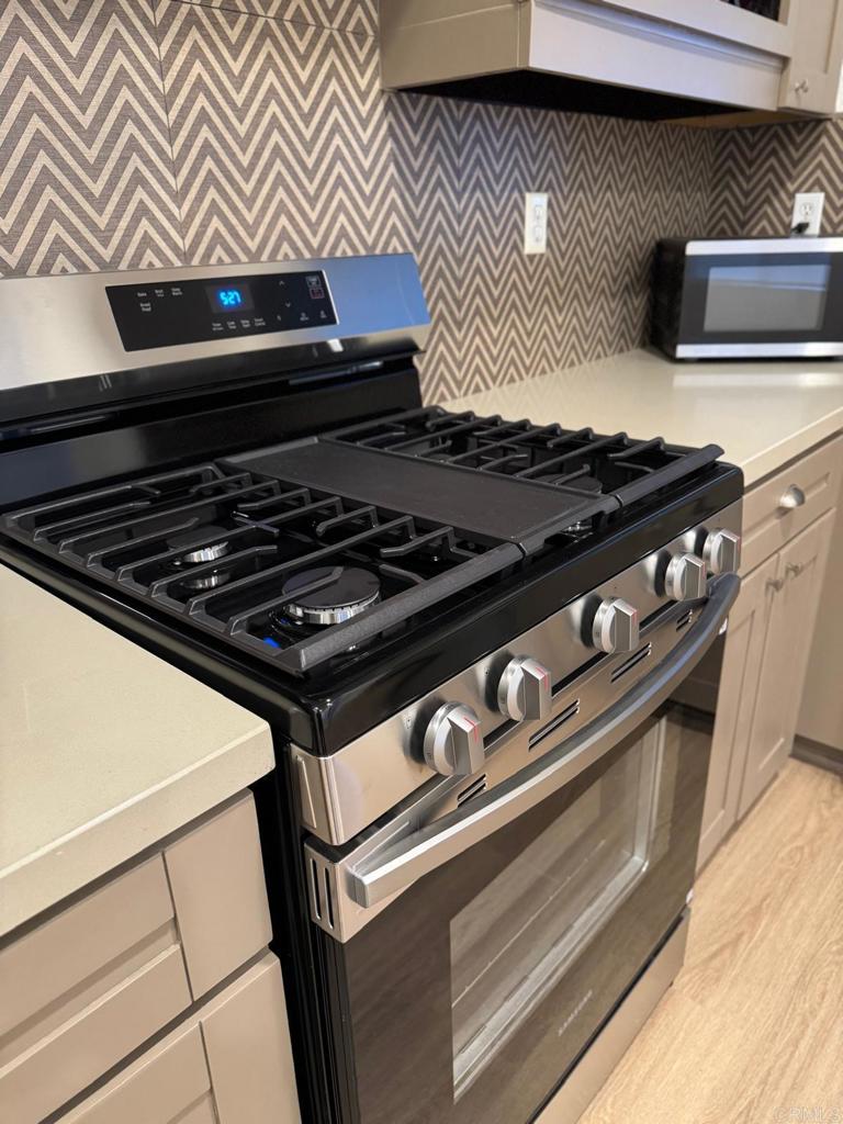 6303 Avenida De Las Vistas 3
