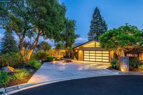 Photo of 6 Donald Drive DR, Orinda, CA 94563 (MLS # 41133853)