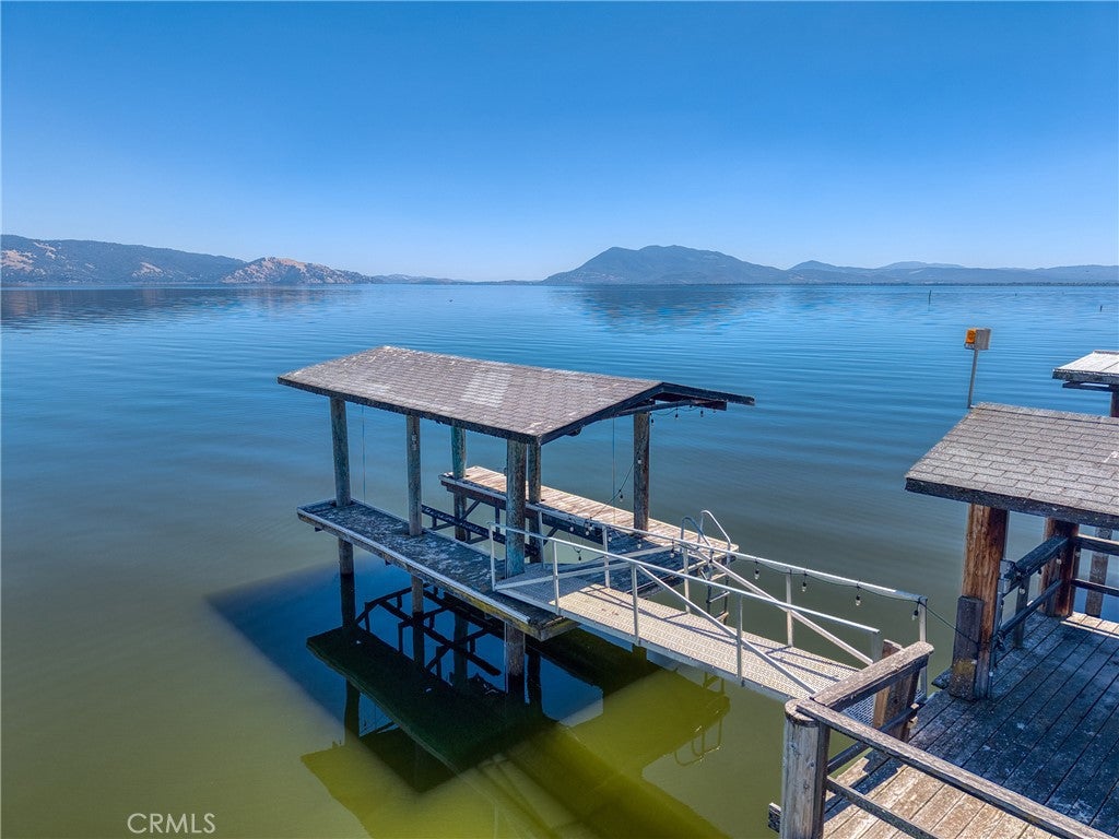 4356 Lakeshore Boulevard