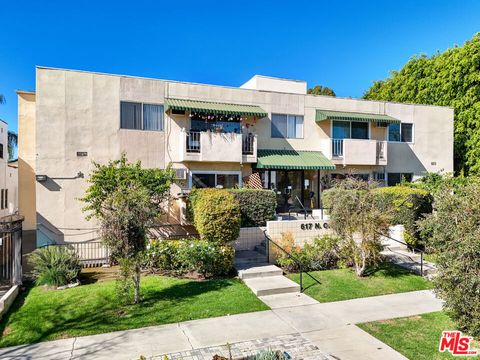Photo of 617 N Orange Drive, Los Angeles, CA 90036 (MLS # 26653757)