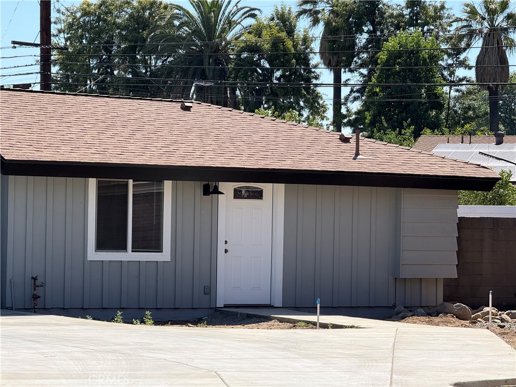 New studio unit with 1 bedroom, 1 bath in a great area of Upland. Near shops, schools, parks and FWYs 210 and 10.