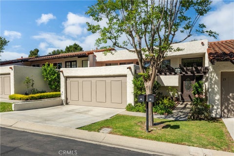 Photo of 13 Aspen Way, Rolling Hills Estates, CA 90274 (MLS # SB26169188)