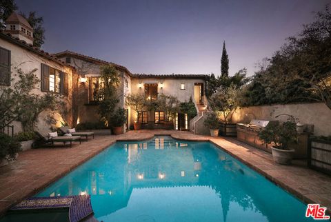 Photo of 1437 Queens Road, Los Angeles, CA 90069 (MLS # 26639451)